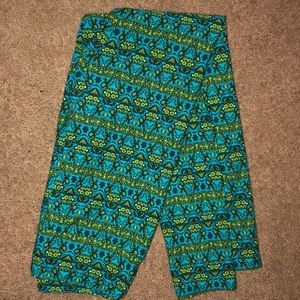 Never worn Lularoe OS leggings